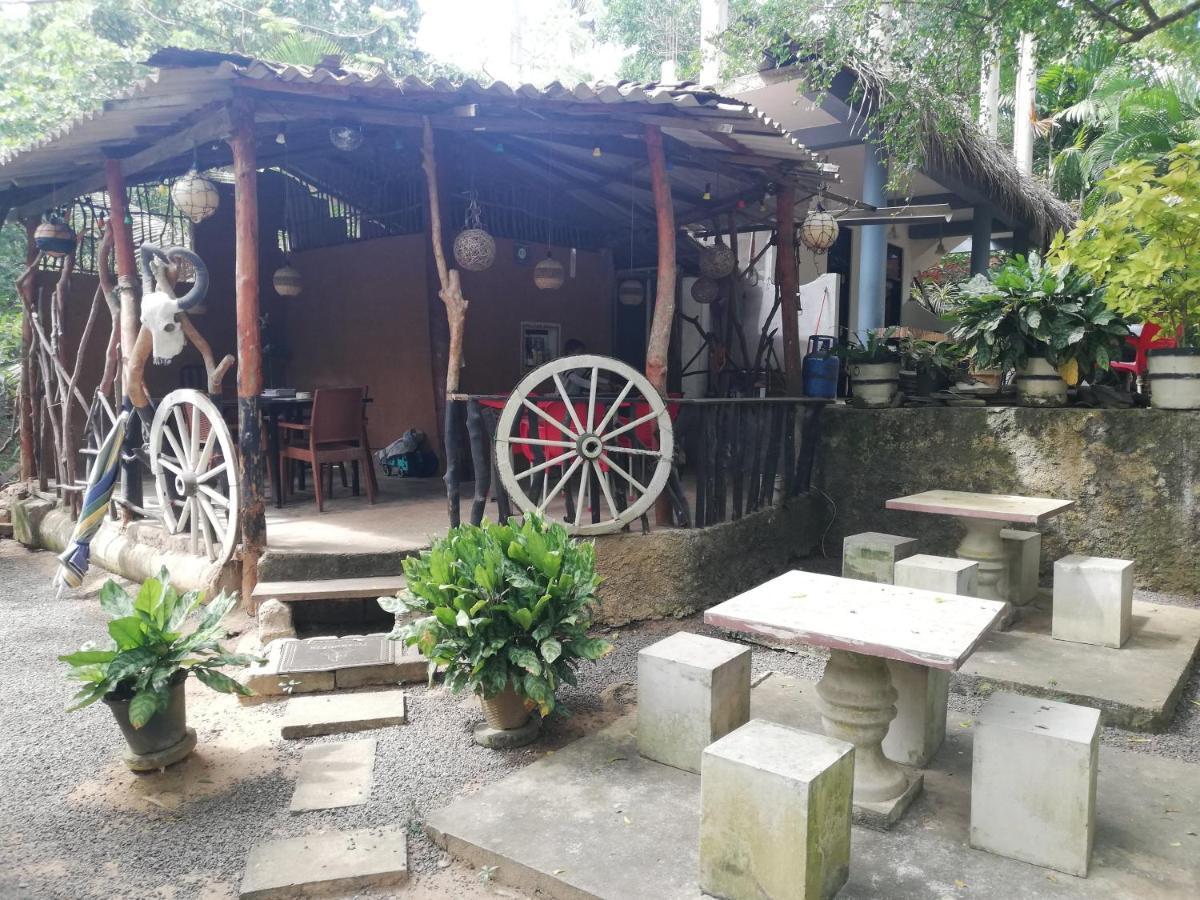 Sea Breeze Garden Hotel Tangalle Kültér fotó
