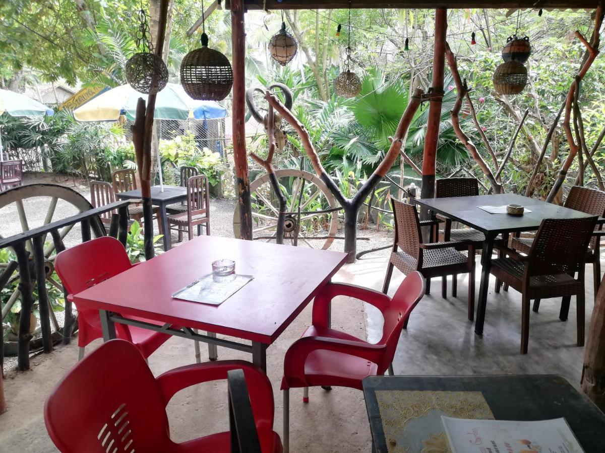 Sea Breeze Garden Hotel Tangalle Kültér fotó